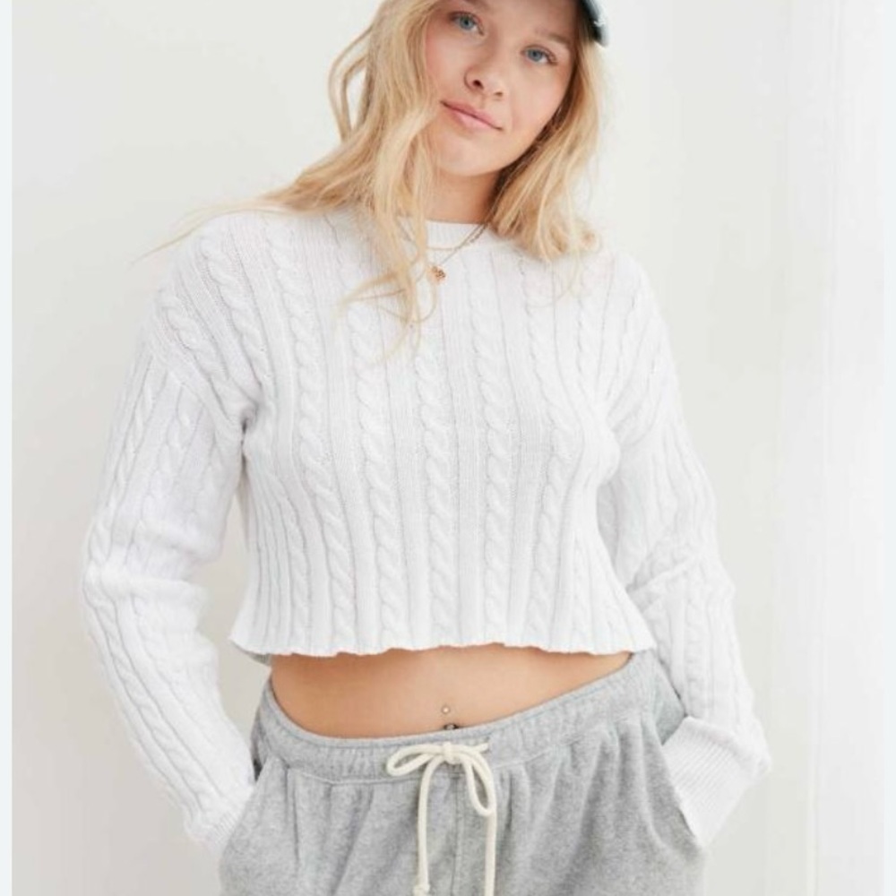 NWOT - Aerie/American Eagle - Cable Knit Cropped Sweater - Color: White
Size: XL